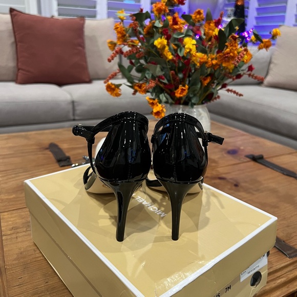Michael Kors Simone Mid Sandal Patent Leather Pump Heel - Picture 3 of 13